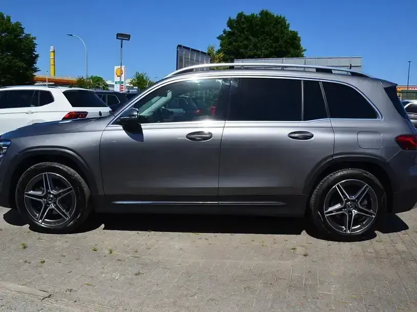 Gebraucht Mercedes GLB220 AMG line 190 PS (139 kW) 2021 Mountaingrau  met. SUV