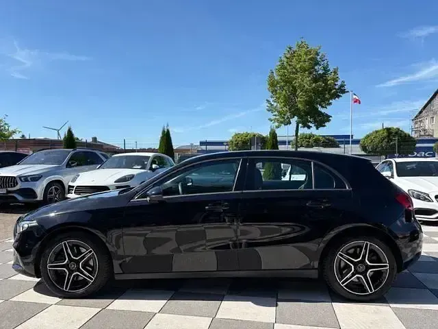 Gebraucht Mercedes A250 AMG 160 PS (117 kW) 2022 Schwarz Limousine