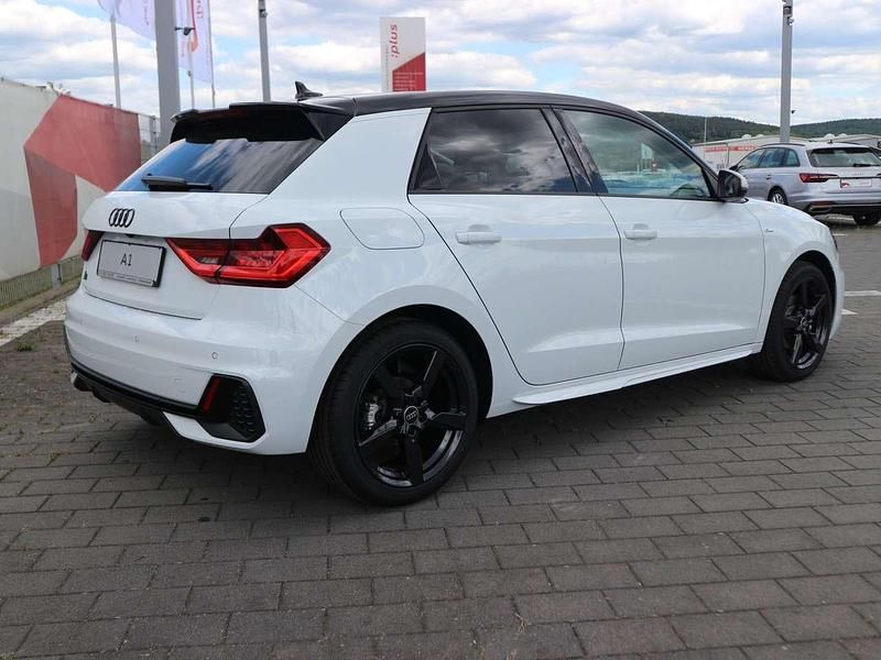 Gebraucht Audi A1 S-Line 116 PS (85 kW) 2025 Gletscherweiß metallic SUV