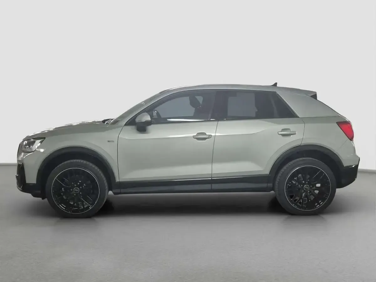 Neu Audi Q2 S-Line 150 PS (110 kW) 2026 Tausilber metallic SUV