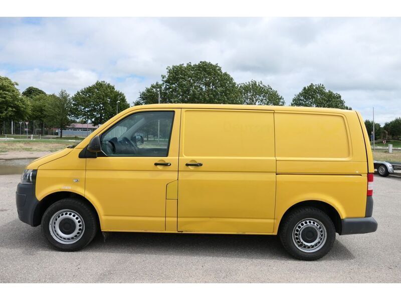 Gebraucht VW T5 84 PS (61 kW) 2013 Ginstergelb r1032 Van