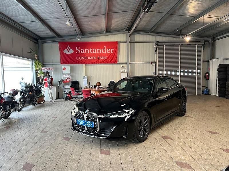 Schwarz Gebraucht 2022 BMW 420 Sport Line Coupé | 34.250 € (Superpreis) - Bild 1/4