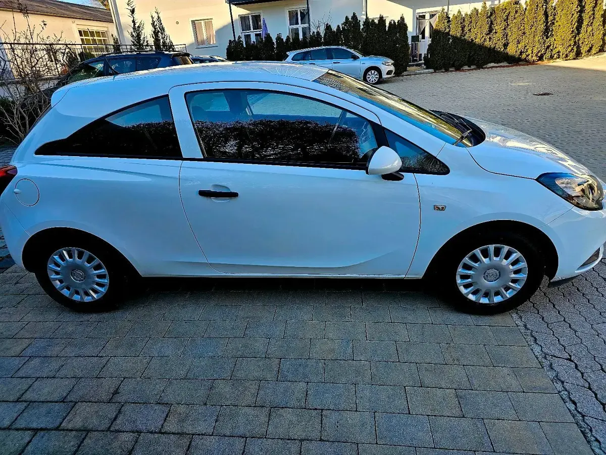 Gebraucht Opel Corsa 70 PS (51 kW) 2010 Weiß Kleinwagen