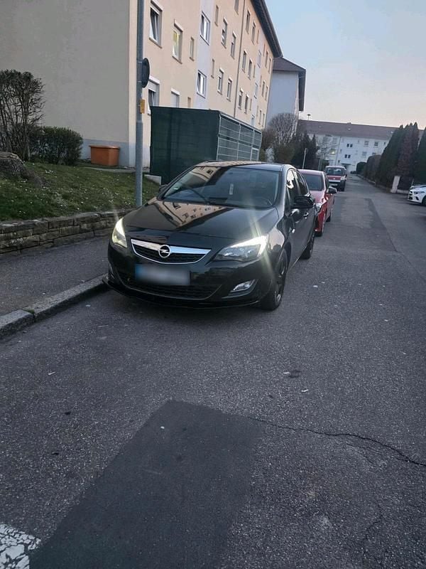 Gebraucht Opel Astra 110 PS (80 kW) 2010 Schwarz Limousine