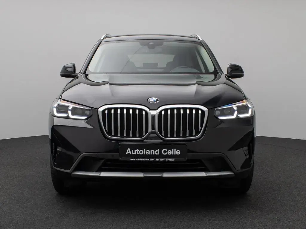 Gebraucht BMW X3 Sport Line 184 PS (135 kW) 2022 Saphirschwarz metallic475schwarz SUV