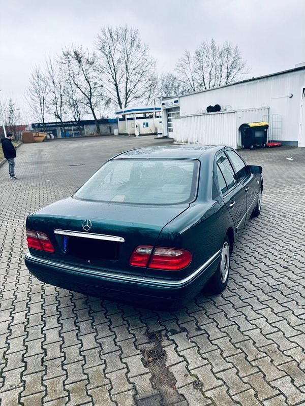 Gebraucht Mercedes E230 150 PS (110 kW) 1997 Limousine