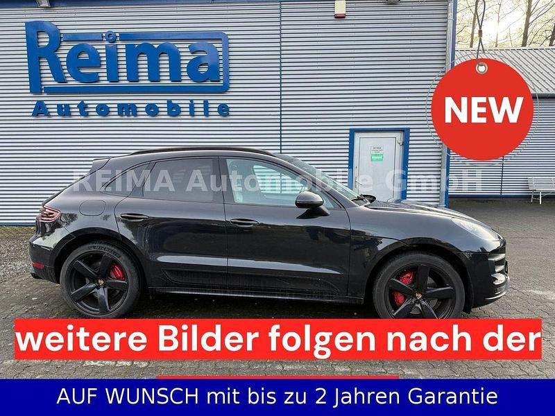 Gebraucht Porsche Macan Turbo Sport 400 PS (294 kW) 2016 Tiefschwarzmetallic SUV