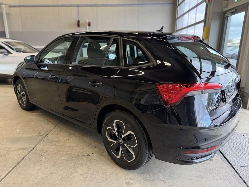 Neu Skoda Scala 116 PS (85 kW) 2026 Schwarz Kleinwagen