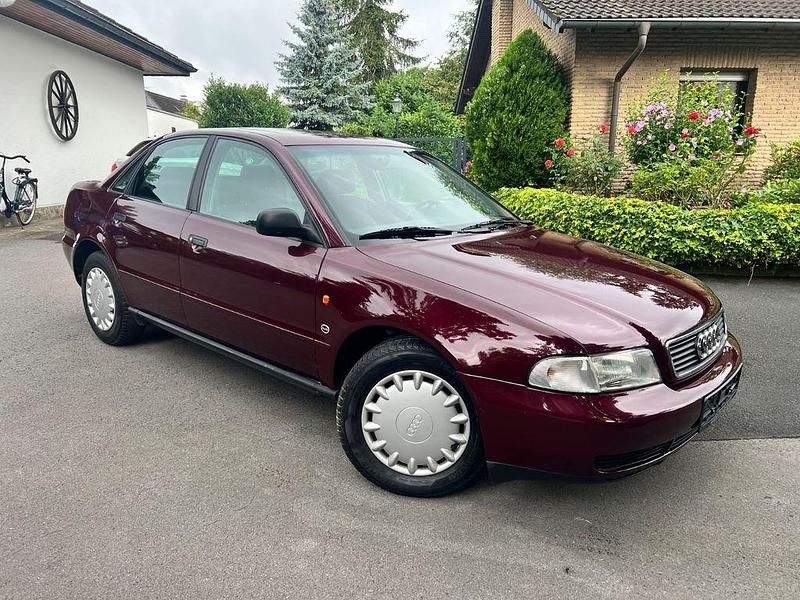 Violet Gebraucht 1995 Audi A4 Limousine | 3.490 € - Bild 1/4