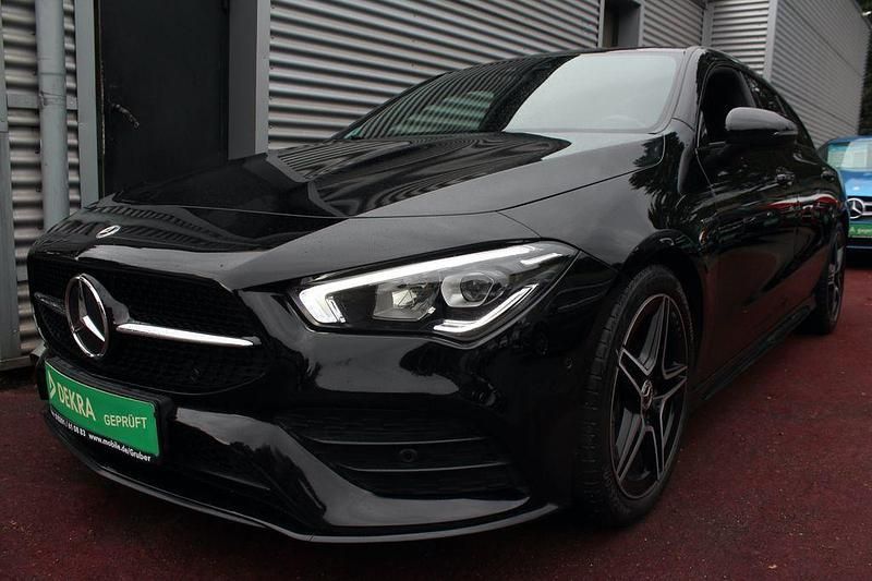 Schwarz Gebraucht 2020 Mercedes CLA200 Shooting Brake AMG line Kombi | 25.482 € (Fairer Preis) - Bild 1/4