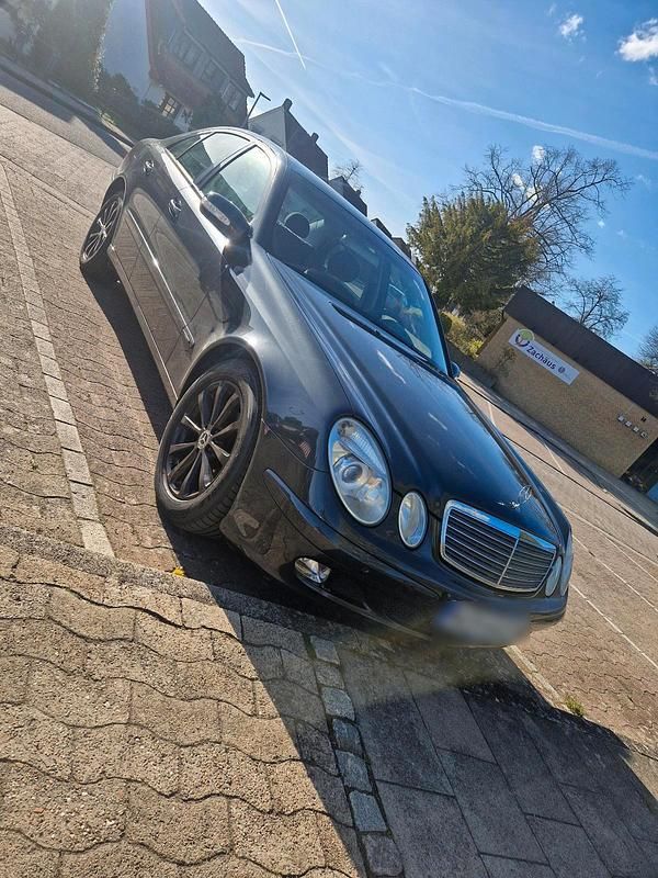 Gebraucht Mercedes E200 136 PS (100 kW) 2003 Grau Limousine
