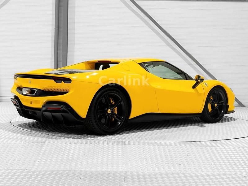 Gebraucht Ferrari 296 829 PS (609 kW) 2024 Gelb Coupé