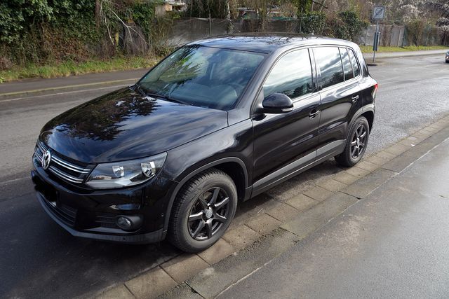Schwarz metallic Gebraucht 2014 VW Tiguan Trendline SUV | 14.300 € (Fairer Preis) - Bild 1/4
