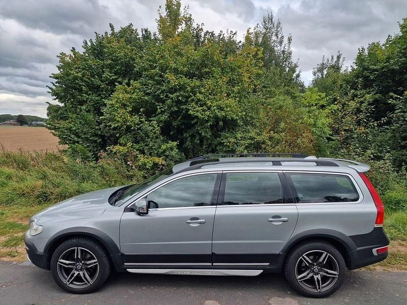 Grau Gebraucht 2014 Volvo XC70 Inscription SUV | 18.600 € (Fairer Preis) - Bild 1/4