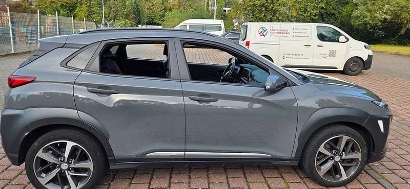 Grau Gebraucht 2019 Hyundai Kona Edition SUV | 19.200 € (Fairer Preis) - Bild 1/4