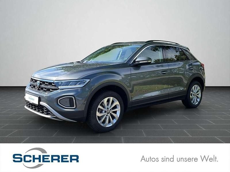 Indiumgrau metallic (metallic) Gebraucht 2025 VW T-Roc Life SUV | 29.400 € (Superpreis) - Bild 1/4