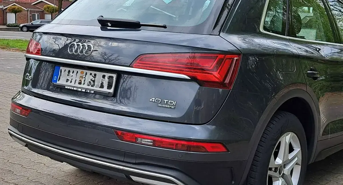 Gebraucht Audi Q5 Ambiente 204 PS (150 kW) 2022 Grau SUV