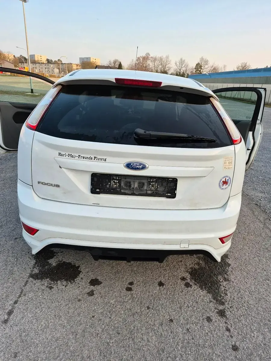Gebraucht Ford Focus 116 PS (85 kW) 2010 Weiß Kleinwagen