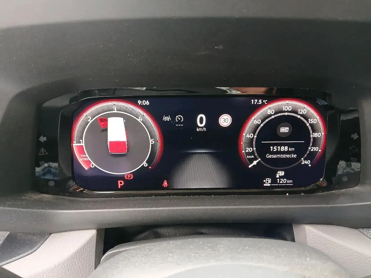 Używany MAN TGE 177 KM (130 kW) 2025 Szary Van