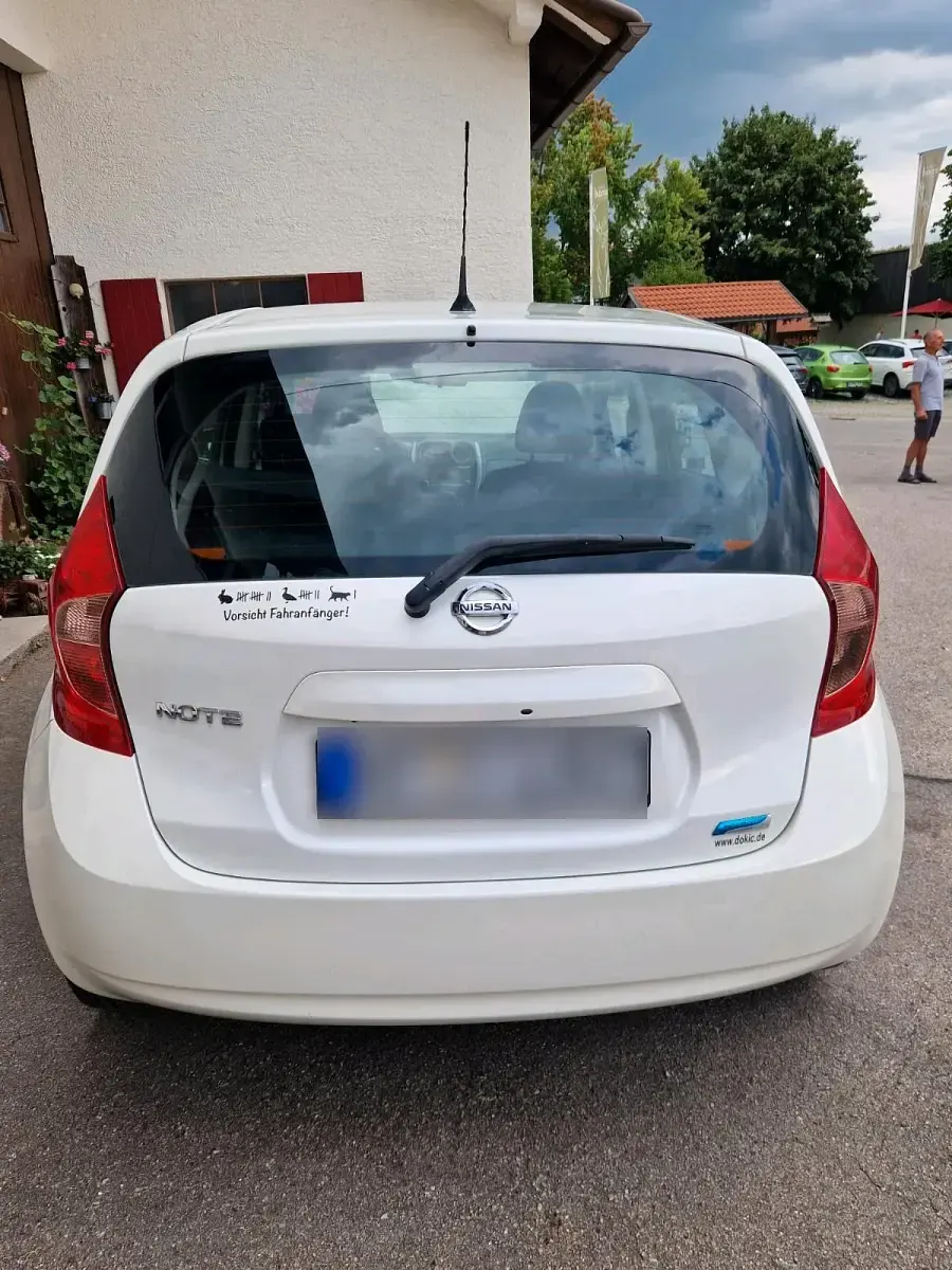 Gebraucht Nissan Note Acenta 80 PS (58 kW) 2013 Weiß Kleinwagen