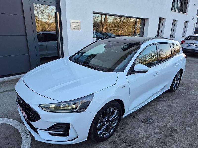 Gebraucht Ford Focus ST-Line X 155 PS (114 kW) 2024 Frozen white Kombi