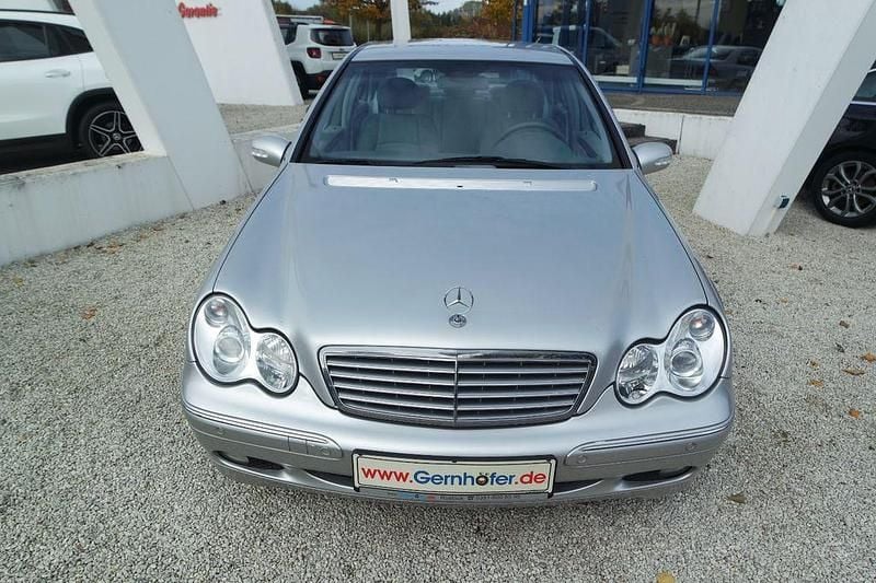 Silber Gebraucht 2001 Mercedes C200 Elegance Limousine | 3.990 € (Fairer Preis) - Bild 1/4