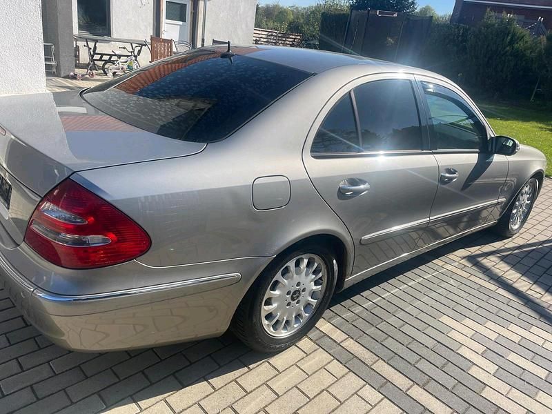 Second-hand Mercedes E320 225 CP (165 kW) 2002 Gri Berlinǎ