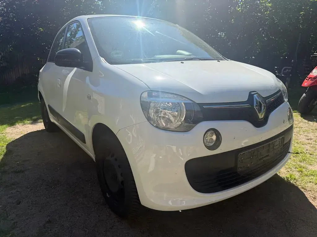 Używany Renault Twingo LIMITED 70 KM (51 kW) 2018 Biały Hatchback