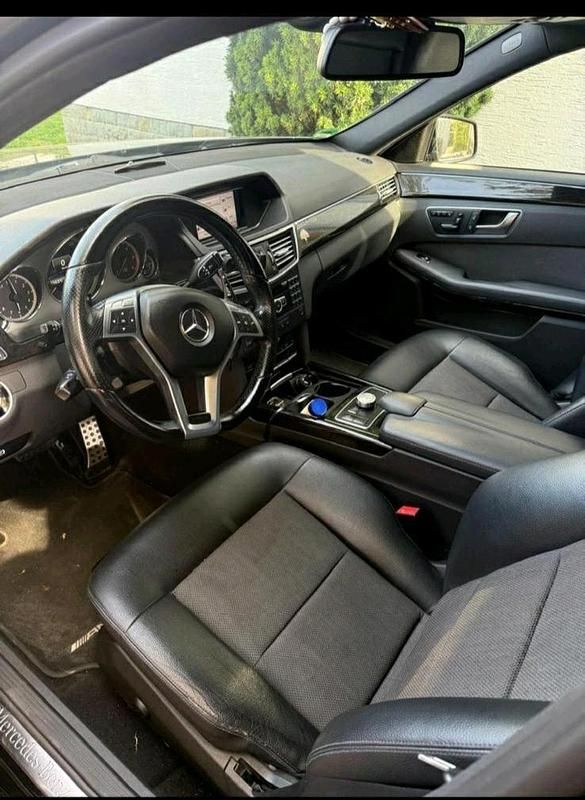 Gebraucht Mercedes E250 204 PS (150 kW) 2012 Schwarz Limousine