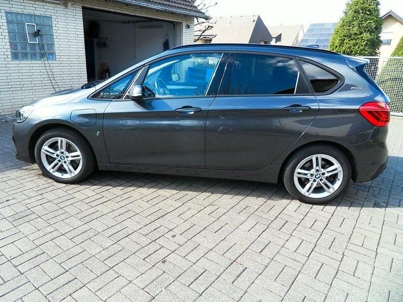 Gebraucht BMW 225 Active Tourer Advantage 136 PS (100 kW) 2019 Grau Van / Kleinbus