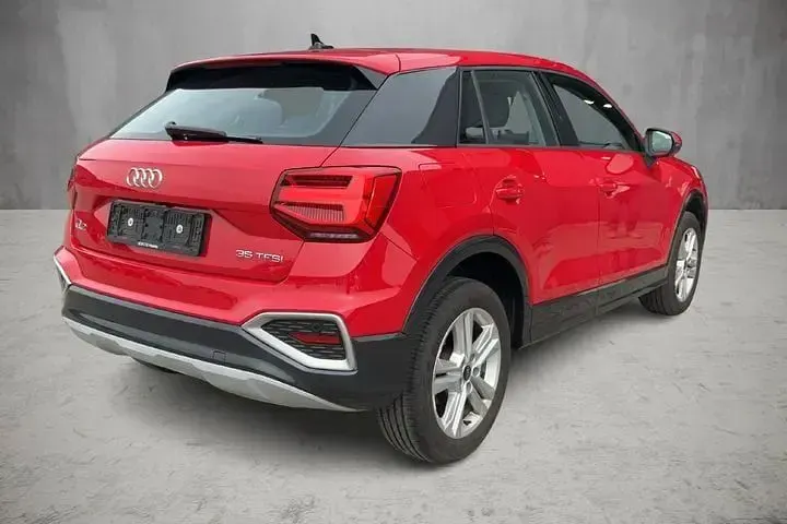 Gebraucht Audi Q2 Advanced Plus 150 PS (110 kW) 2024 Rot SUV