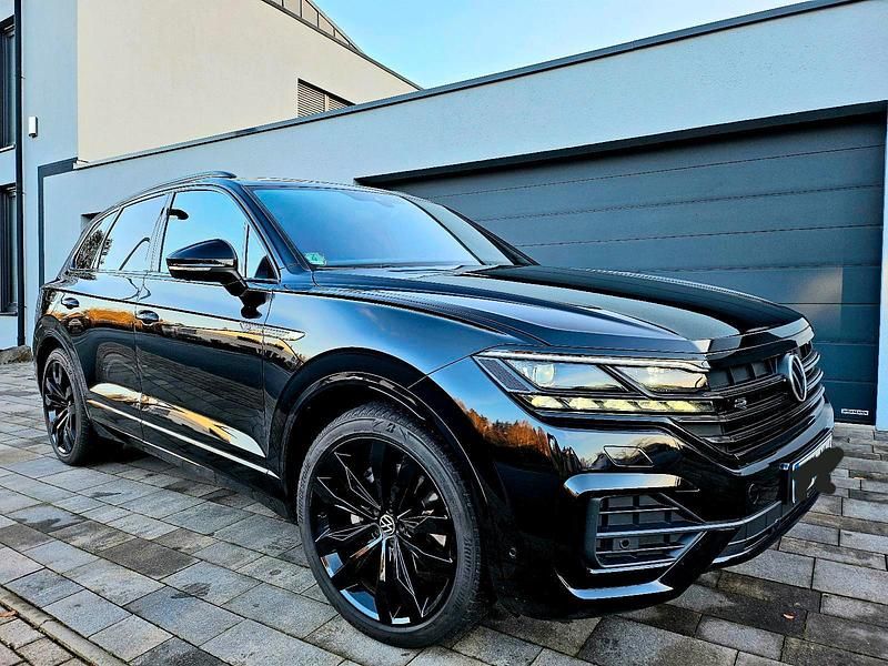 Schwarz Gebraucht 2022 VW Touareg Black Edition SUV | 44.990 € (Superpreis) - Bild 1/4