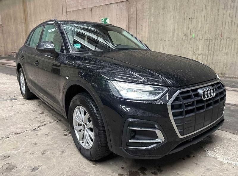 Gebraucht Audi Q5 Basis 204 PS (150 kW) 2020 Schwarz SUV