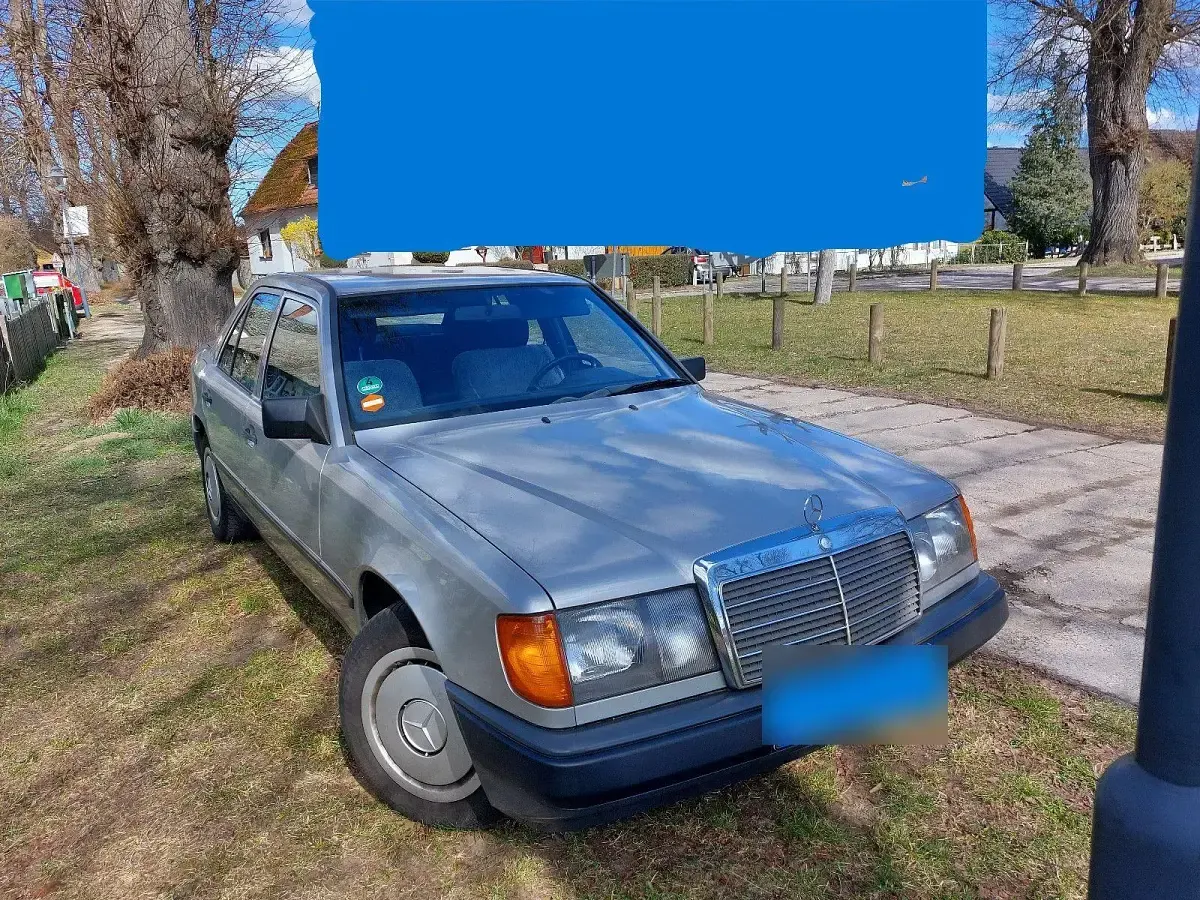 Gebraucht Mercedes 230 132 PS (97 kW) 1987 Grau Limousine