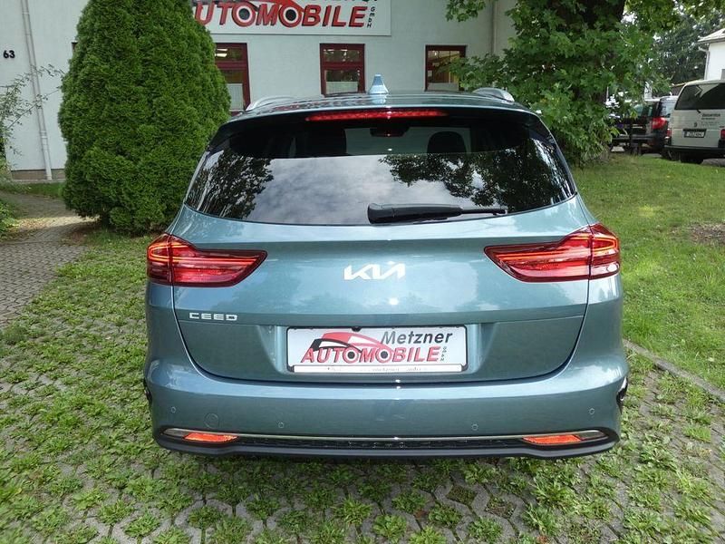 Neu Kia Ceed Sportswagon 140 PS (102 kW) 2025 Grau Kombi