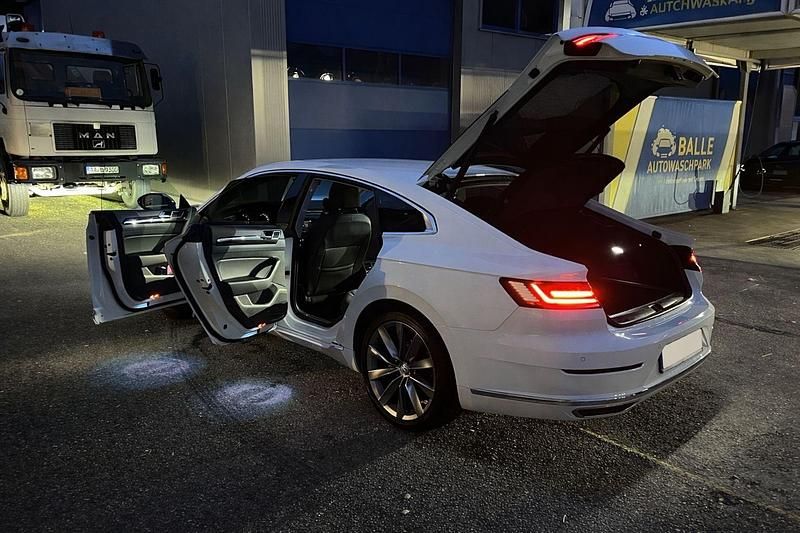 Gebraucht VW Arteon 190 PS (139 kW) 2019 Weiß Kleinwagen