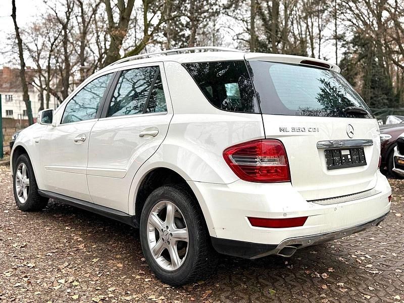 Gebraucht Mercedes ML350 231 PS (169 kW) 2010 Weiß SUV