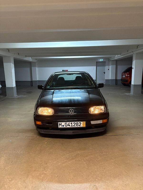Schwarz Gebraucht 1996 VW Golf III Limousine | 750 € (Superpreis) - Bild 1/4