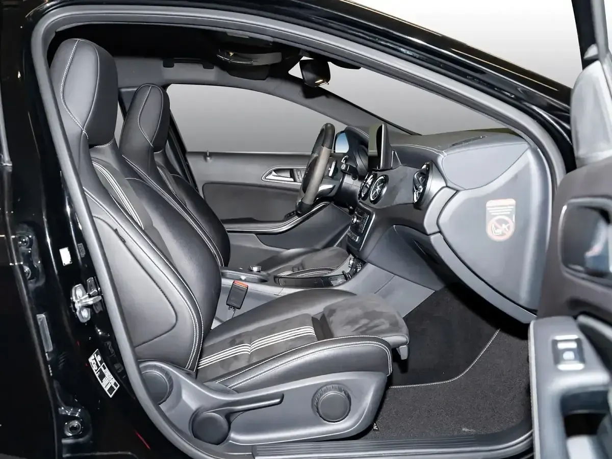 Gebraucht Mercedes A200 Sportline 156 PS (114 kW) 2018 Schwarz Limousine