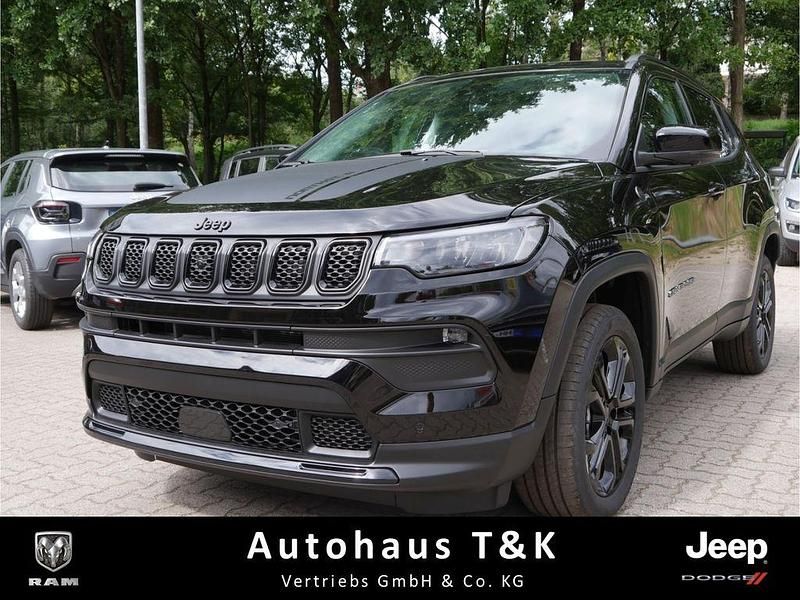 Black clear coat Neu 2025 Jeep Compass North SUV | 44.900 € (Teuer) - Bild 1/4