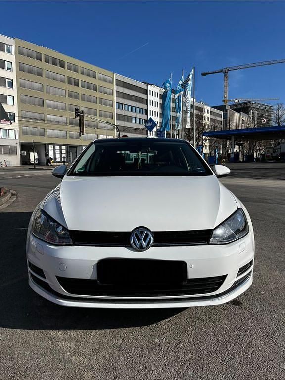 Gebraucht VW Golf VII LOUNGE 150 PS (110 kW) 2015 Weiß Limousine