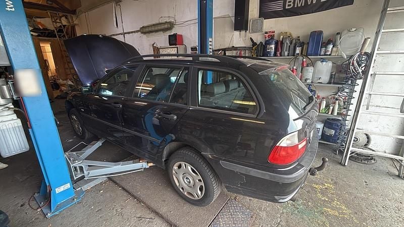 Gebraucht BMW 318 118 PS (86 kW) 1998 Schwarz Kombi