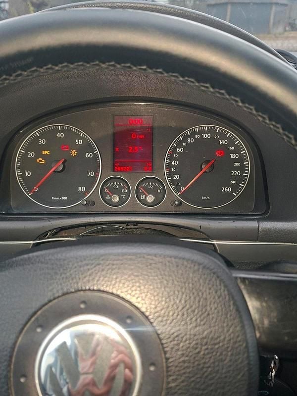 Grau Gebraucht 2005 VW Touran Van / Kleinbus | 2.000 € (Fairer Preis) - Bild 1/4