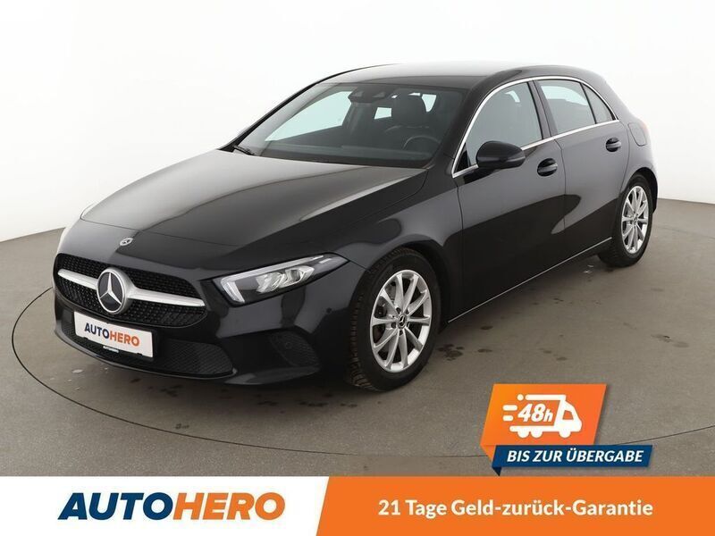 Schwarz Gebraucht 2020 Mercedes A200 Progressive Limousine | 22.430 € (Fairer Preis) - Bild 1/3