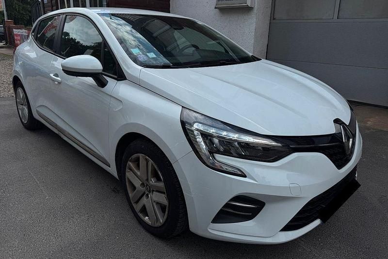 Weiß Gebraucht 2021 Renault Clio V Limousine | 8.806 € - Bild 1/4