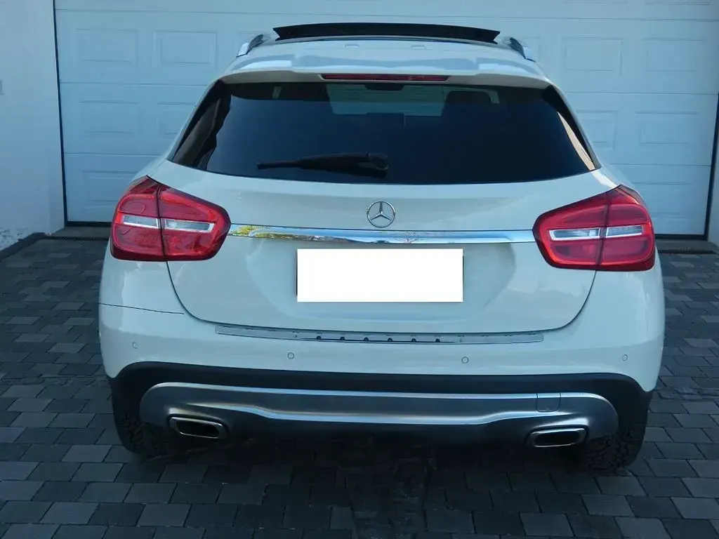 Gebraucht Mercedes GLA180 122 PS (89 kW) 2016 Weiß SUV