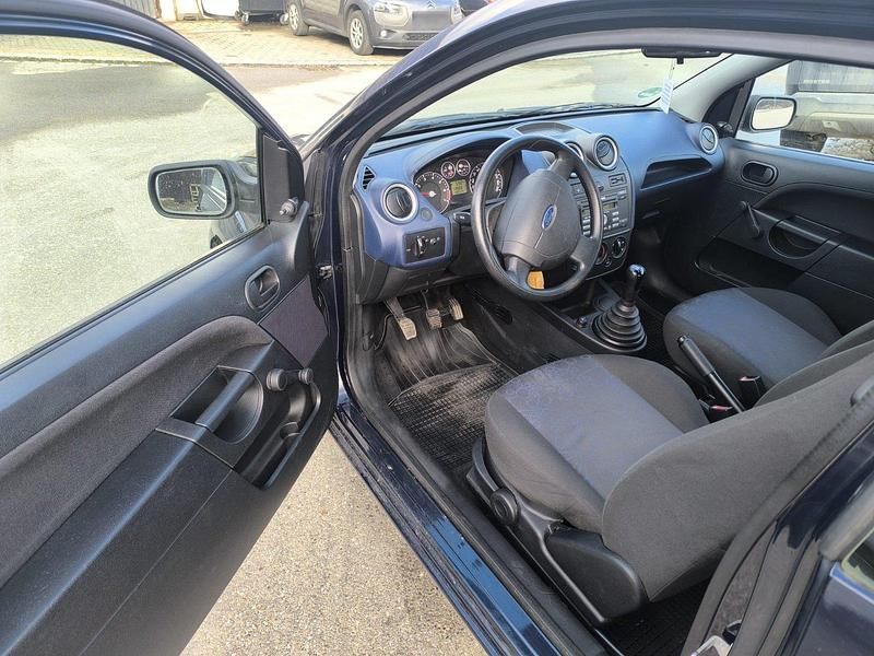 Gebraucht Ford Fiesta 60 PS (44 kW) 2006 Blau Kleinwagen