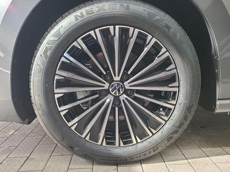Gebraucht VW Passat Elegance 150 PS (110 kW) 2025 Diabasgrau metallic Kombi