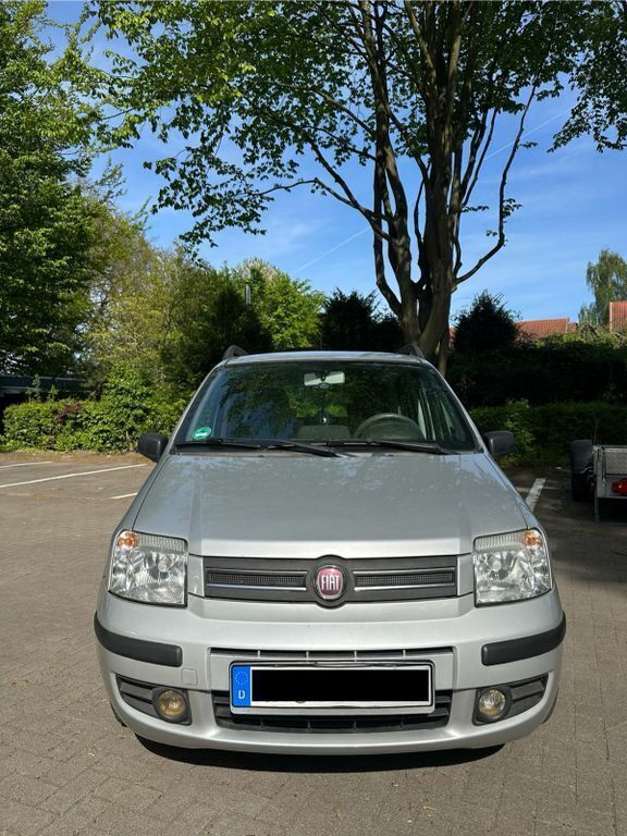 Silber Gebraucht 2010 Fiat Panda Kleinwagen | 800 € - Bild 1/4