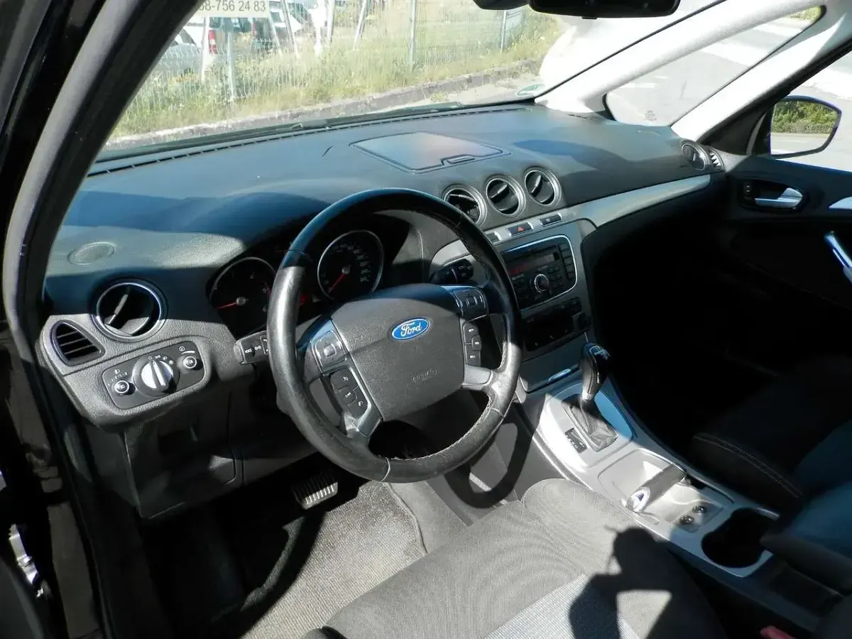 Gebraucht Ford S-MAX Trend 140 PS (102 kW) 2011 Schwarz Van / Kleinbus
